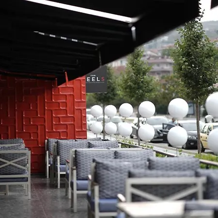 Four Reels Hotel Serdivan