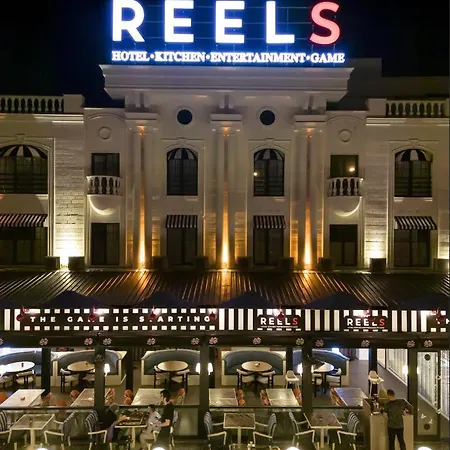 Hotel Four Reels 3*