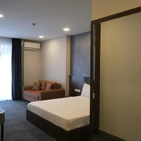 Four Reels Hotel 3*