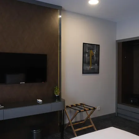 Four Reels Hotel 3*